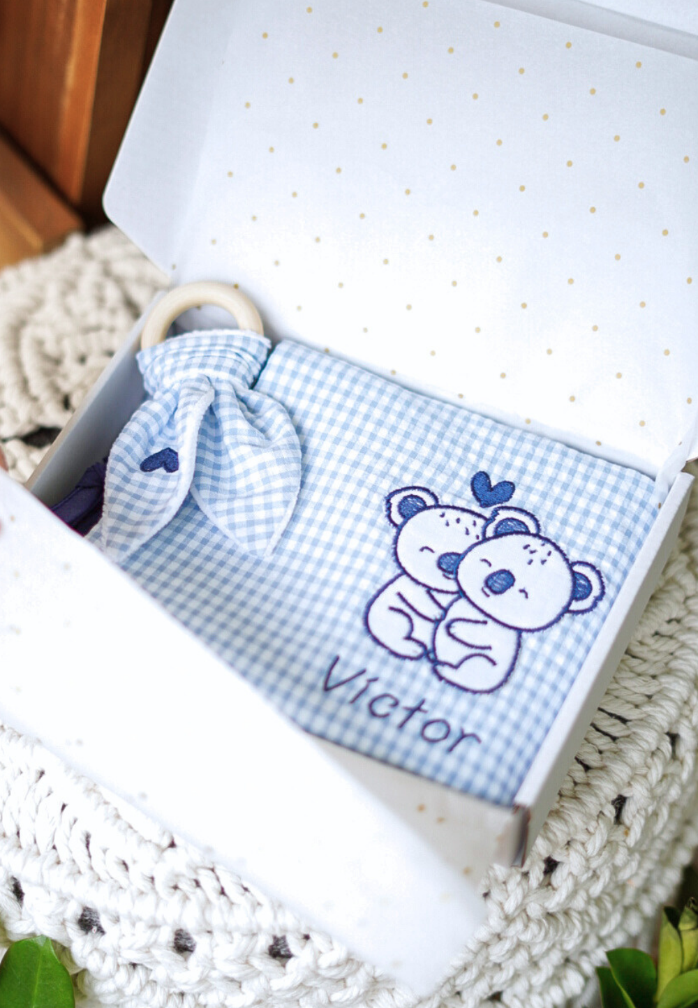 Pack regalo bebé personalizado en Azul Koalas: Camiseta-babero + mordedor